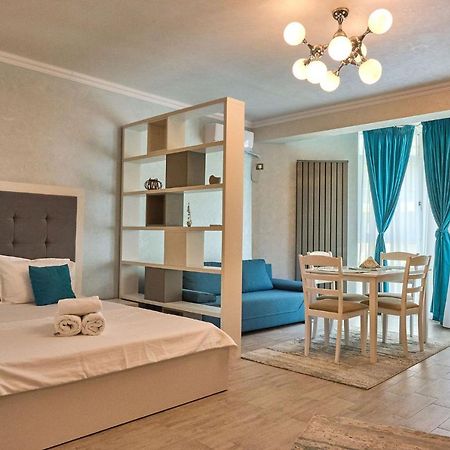 Moonlight Studio - Spa N Pools Beach Resort Mamaia Exteriör bild