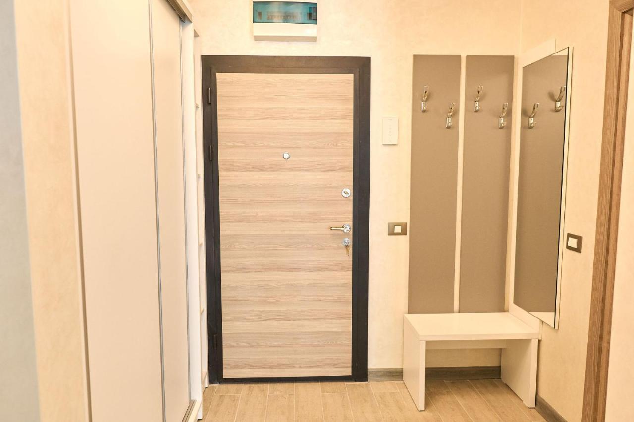 Moonlight Studio - Spa N Pools Beach Resort Mamaia Exteriör bild